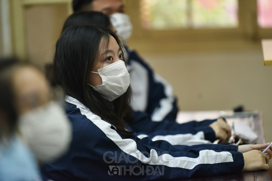 Sau khi điều đầy đủ thông tin, bản cam kết sẽ được gửi về gia đình và xin ý kiến phụ huynh, ngày hôm sau sẽ chuyển lại nhà trường.