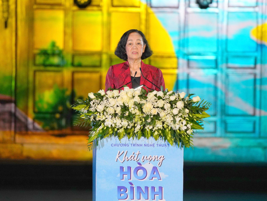 Trưởng Ban Tổ chức Trung ương phát biểu tại chương trình. Trưởng Ban Tổ chức Trung ương phát biểu tại chương trình.
