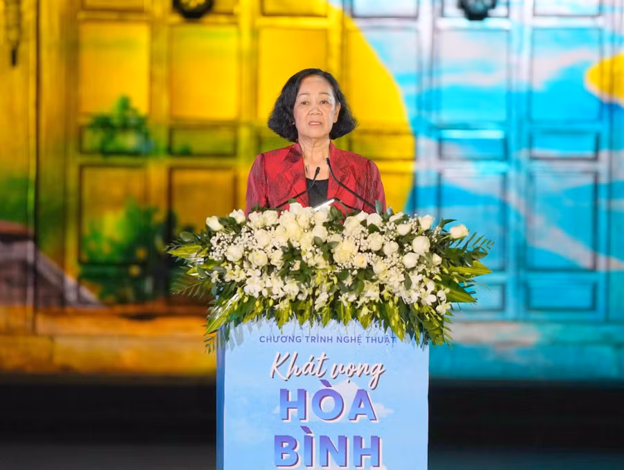 Trưởng Ban Tổ chức Trung ương phát biểu tại chương trình.