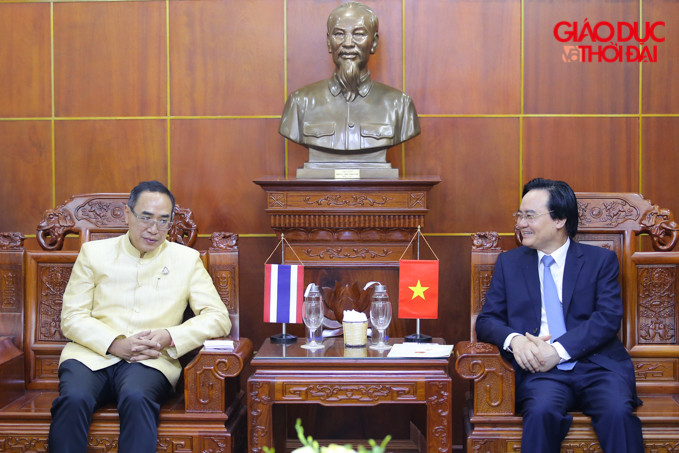 Bộ trưởng Phùng Xuân Nhạ tiếp Đại sứ Thái Lan tại Việt Nam, ngài Tanee Sangrat. Bộ trưởng Phùng Xuân Nhạ tiếp Đại sứ Thái Lan tại Việt Nam, ngài Tanee Sangrat.