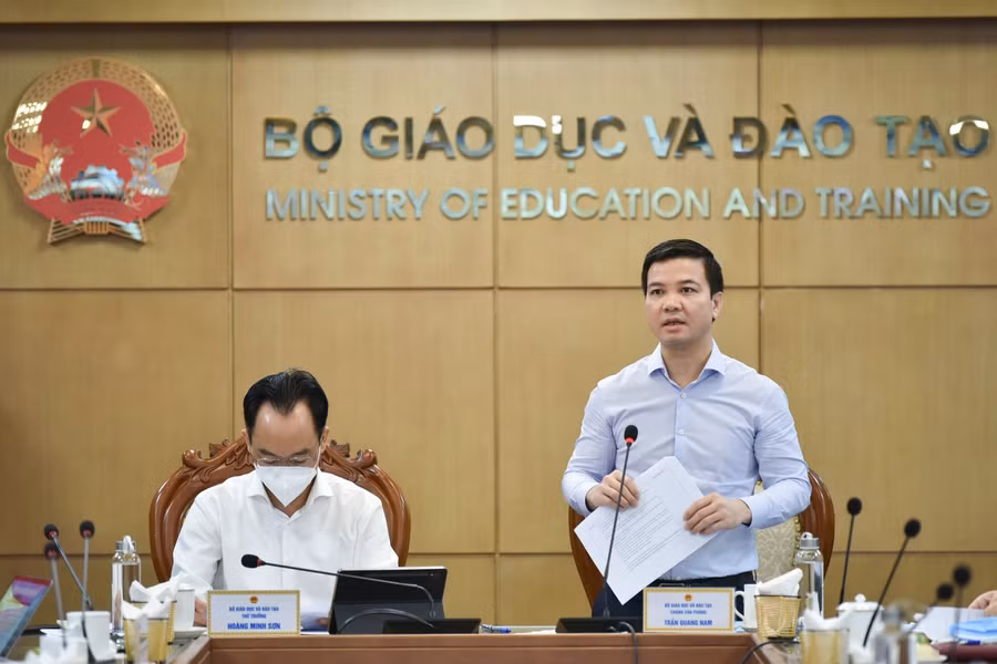 Chánh Văn phòng Bộ GD&amp;ĐT Trần Quang Nam phát biểu tại hội nghị.