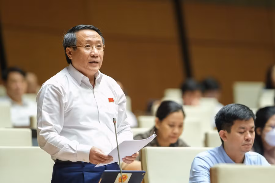 Đại biểu Hà Sỹ Đồng phát biểu tại nghị trường Quốc hội về tính cấp thiết cần đầu tư đường tránh thành phố Đông Hà.