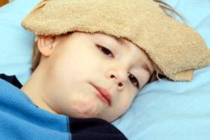Mùa nắng nóng, cần lưu ý bệnh viêm màng não ở trẻ em