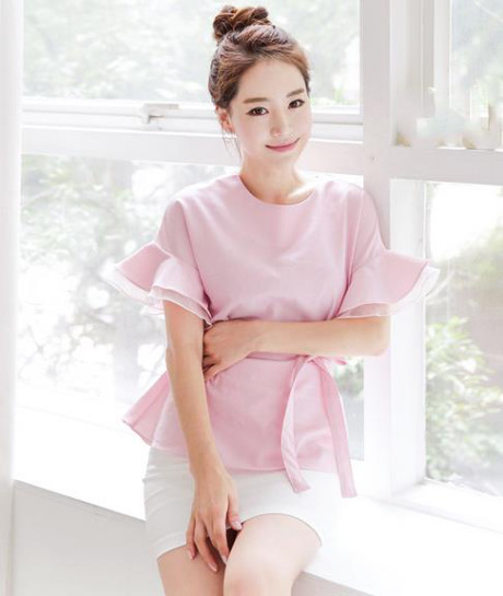 Cách phối đồ với chân váy cho cô nàng thêm xinh - Ảnh 4 Cach phoi do voi chan vay cho co nang them xinh - Anh 4