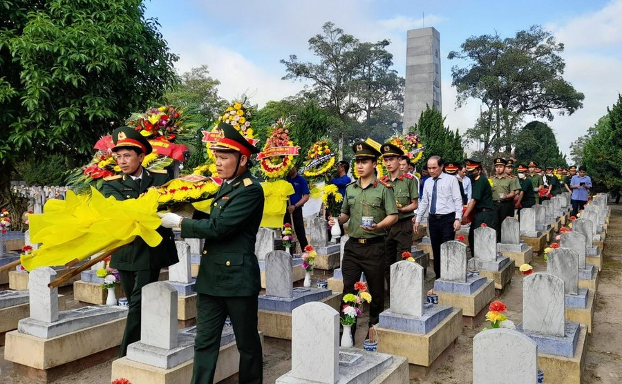 Các hài cốt liệt sĩ do Đội tìm kiếm, quy tập hài cốt liệt sĩ Đoàn Kinh tế Quốc phòng 337 phát hiện, cất bốc tại huyện Hướng Hóa.