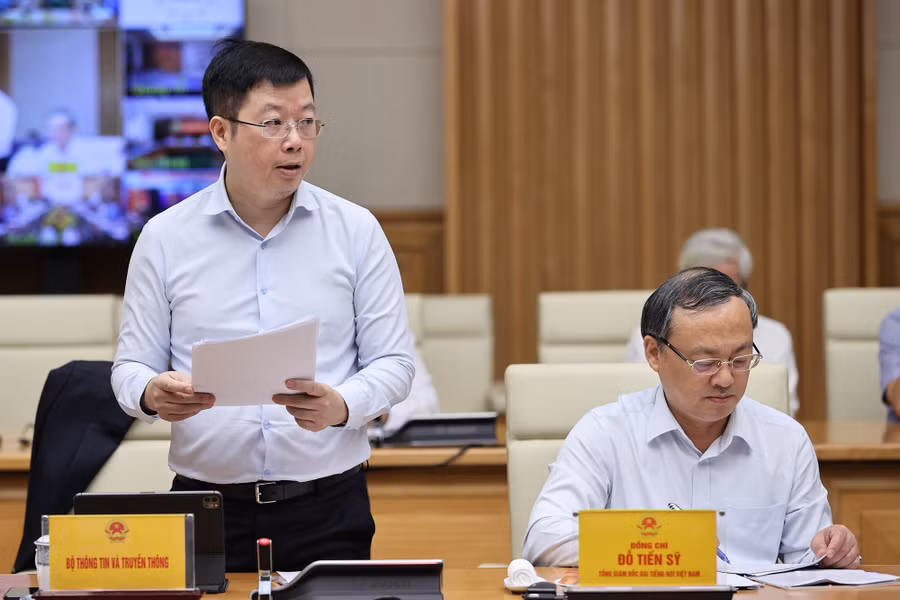 Thủ tướng đánh giá cao các báo cáo, ý kiến phát biểu thẳng thắn, tâm huyết, trách nhiệm, sát thực tế của các đại biểu, đặc biệt là của Tổ chức Y tế Thế giới - Ảnh: VGP/Nhật Bắc