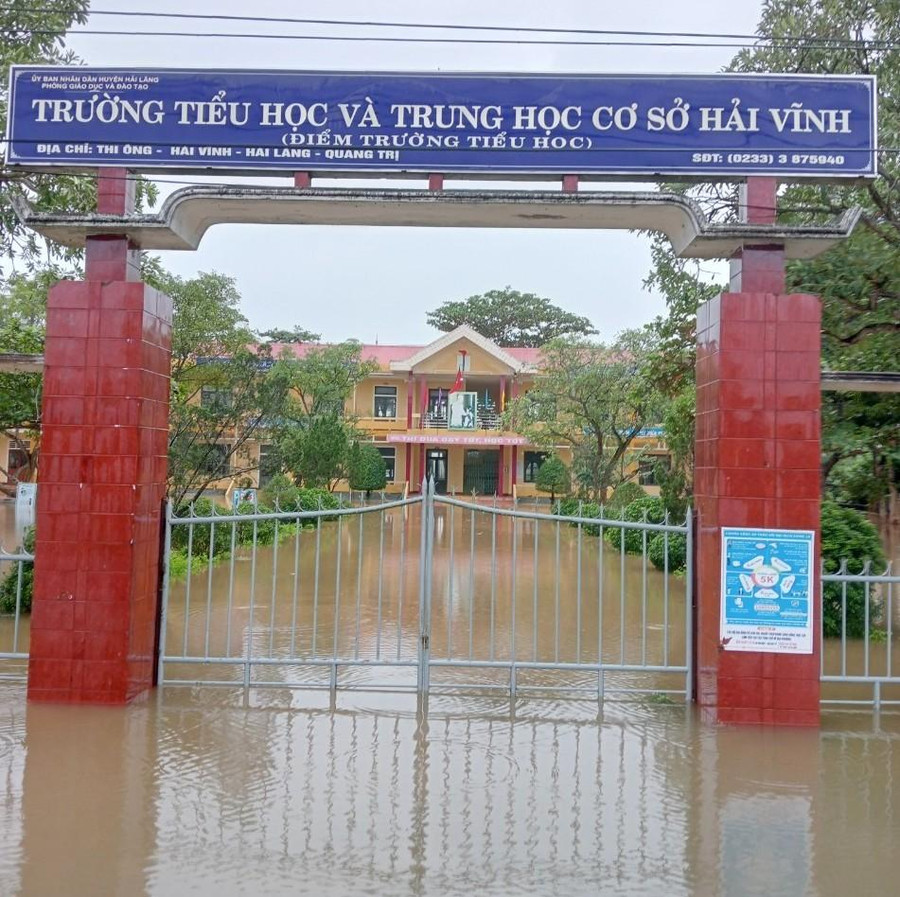 Trường Tiểu học và Trung học cơ sở Hải Vĩnh có 3 điểm trường với hơn 500 học sinh; khối THCS có 235 em, khối Tiểu học có 270 em. Trường Tiểu học và Trung học cơ sở Hải Vĩnh có 3 điểm trường với hơn 500 học sinh; khối THCS có 235 em, khối Tiểu học có 270 em.