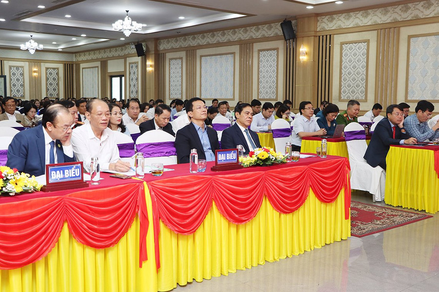 Đại biểu tham dự hội nghị. Đại biểu tham dự hội nghị.
