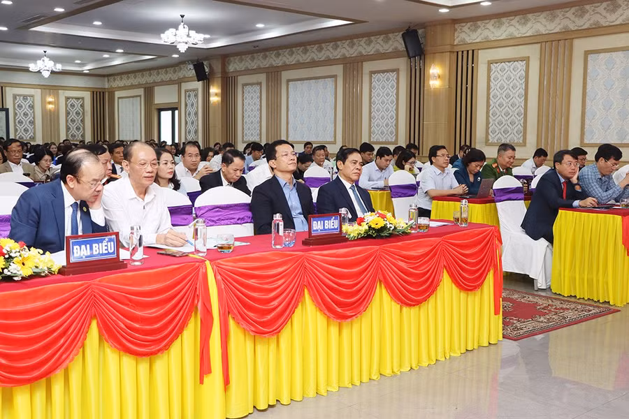 Đại biểu tham dự hội nghị.