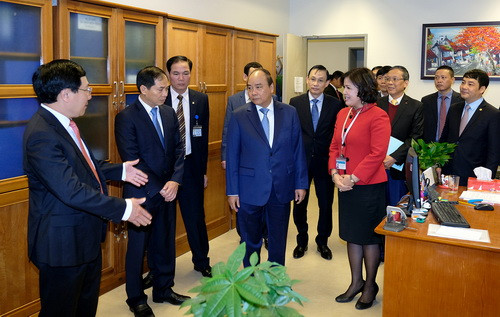 Thủ tướng thăm trụ sở làm việc mới của Bộ Ngoại giao Thủ tướng thăm trụ sở làm việc mới của Bộ Ngoại giao