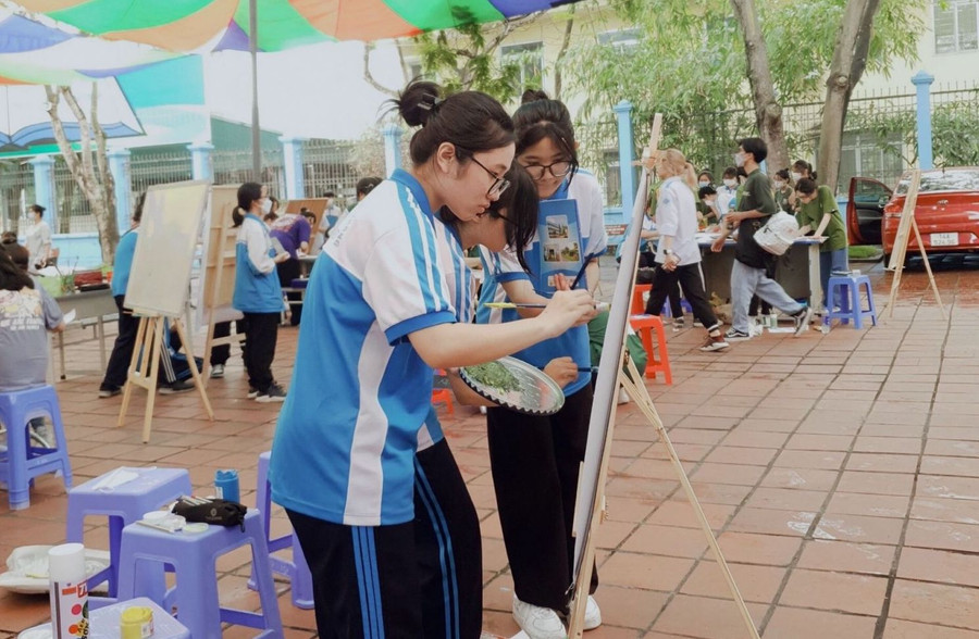 Những buổi ngoại khóa chuyên đề hấp dẫn các bạn trẻ.