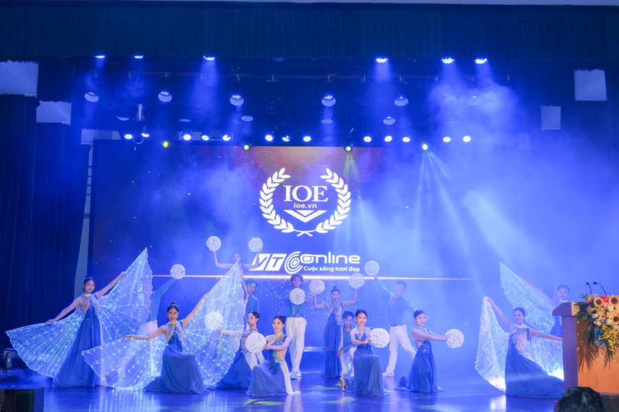 Trong không khí tưng bừng và trang trọng, sự kiện đã diễn ra thành công tốt đẹp và nhận được những phản hồi tích cực của các vị khách quý, các thầy cô giáo, các em học sinh và các bậc phụ huynh.