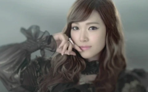 Ca sĩ Jessica của SNSD phải nhập viện vì làm việc quá sức