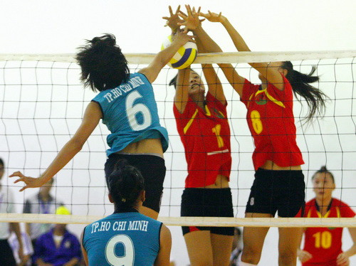 Tạo nhiều sân chơi sẽ góp phần GD nhân cách, phát triển hài hoà sức khoẻ thể lực cho SV, HS. Ảnh: T. Toàn