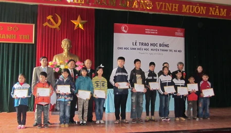 Học bổng cho học sinh nghèo huyện Thanh Trì Hà Nội