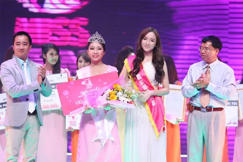 Lộ diện nhan sắc đăng quang ngôi vị Miss Teen 2012