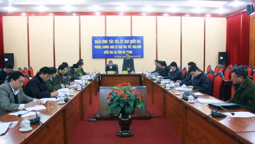 Đoàn công tác của Ủy ban quốc gia phòng, chống AIDS, tệ nạn ma túy, mại dâm làm việc với BCĐ tỉnh. Ảnh, gdtd.vn