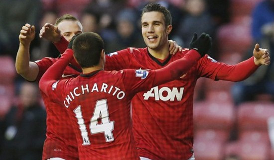 Van Persie và người đồng đội Chicharito Van Persie và người đồng đội Chicharito