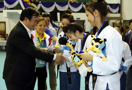 Thứ trưởng Bộ GD&ĐT Trần Quang Quý động viên, chúc mừng các VĐV VN giành HC tại Đại hội Thứ trưởng Bộ GD&ĐT Trần Quang Quý động viên, chúc mừng các VĐV VN giành HC tại Đại hội