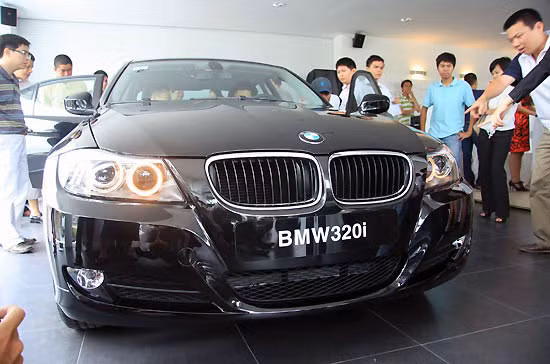 Bỏ phí hạn chế, giảm phí trước bạ ô tô xuống 2-10%