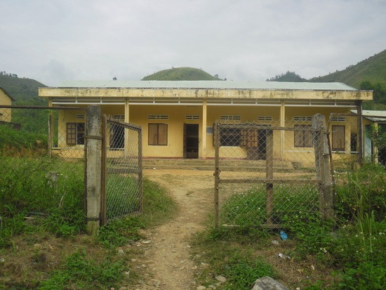 Nhà ở nội trú của học sinh trường THPT Quang Trung không biển hiệu, không tường rào