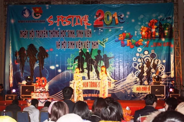 Sinh viên ĐHSP Hà Nội sôi động với Festival sinh viên 2013