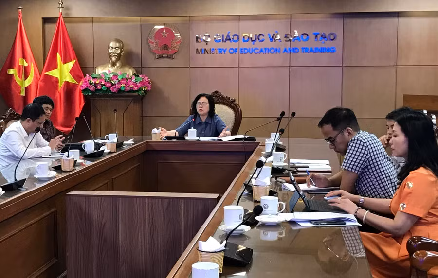 Chuyên gia góp ý dự thảo Nghị quyết thí điểm về phổ cập giáo dục mầm non.