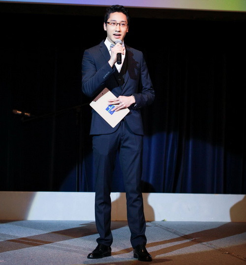 Nguyễn Việt Hùng trong vai trò MC của nhiều chương trình do Hội sinh viên Việt Nam tại Úc tổ chức