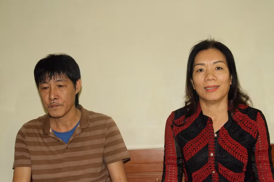 Vợ chồng ông Vũ Đức Thắng cho biết rất vinh dự và tự hào trước việc làm của cụ Lộc