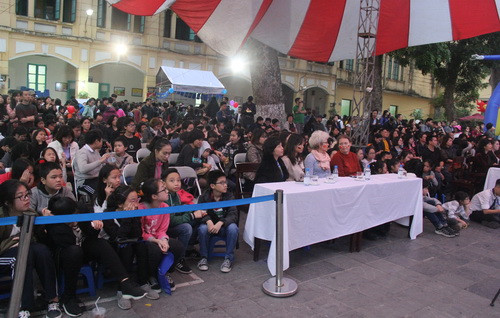 Ngày hội đã thu hút đông đảo giáo viên, học sinh và phụ huynh tham gia Ngày hội đã thu hút đông đảo giáo viên, học sinh và phụ huynh tham gia