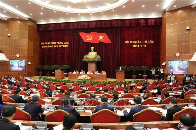 Toàn cảnh phiên khai mạc Hội nghị Trung ương 8, khóa XIII. Ảnh: Phương Hoa/TTXVN Toàn cảnh phiên khai mạc Hội nghị Trung ương 8, khóa XIII. Ảnh: Phương Hoa/TTXVN