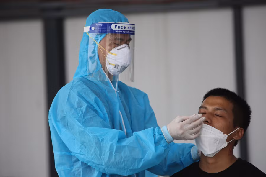 Hà Nội: Xét nghiệm Covid-19 cho lái xe luồng xanh ảnh 8