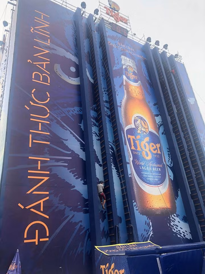 Nhiều bạn nam tham dự cũng sợ với màn thử thách bên này