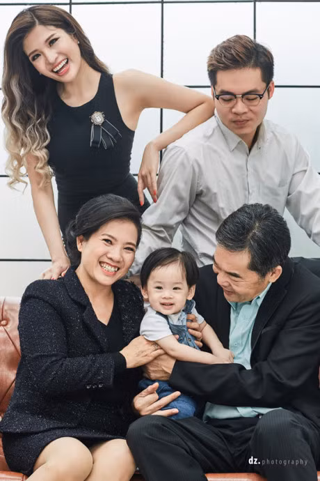 Hoa hau Phan Hoang Thu khoe con trai 1 tuoi xinh nhu thien than - Anh 7