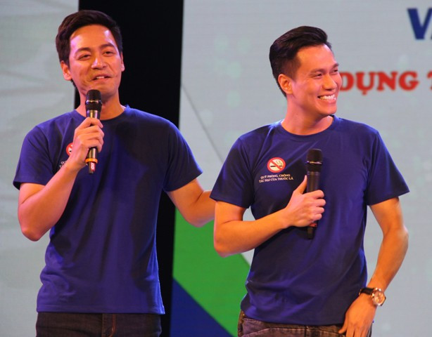 Diễn viên Việt Anh (bên phải): Cần quan tâm, đẩy mạnh công tác truyền thông trong phòng, chống tác hại của thuốc lá Diễn viên Việt Anh (bên phải): Cần quan tâm, đẩy mạnh công tác truyền thông trong phòng, chống tác hại của thuốc lá