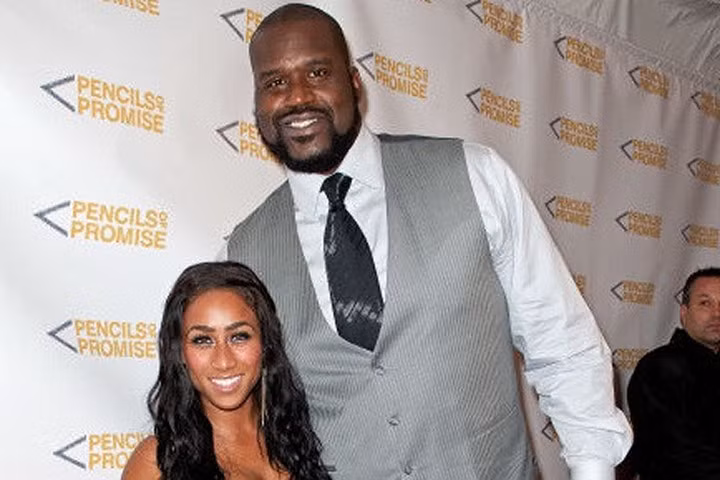 Những cặp sao nổi tiếng thấp hơn nhau đến...hai cái đầu