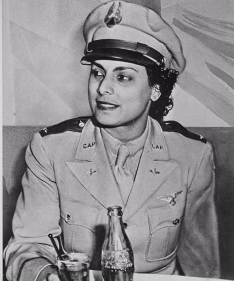 10 nu phi cong, phi hanh gia noi tieng nhat the gioi - Anh 6