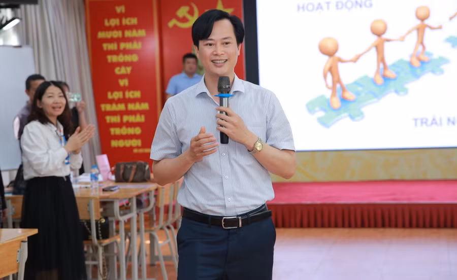 TS Hoàng Trung Học, Trưởng khoa Tâm lý - Giáo dục (Học viện Quản lý giáo dục) chia sẻ tại hội thảo.