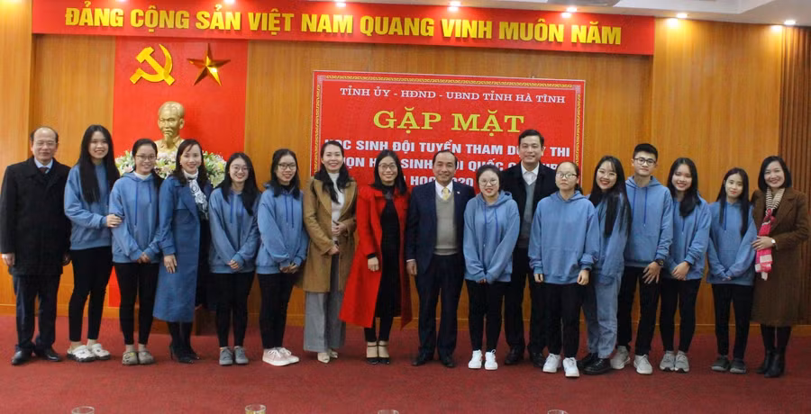 Mỗi đổi tuyển HSG QG đều có 10 thành viên tham dự