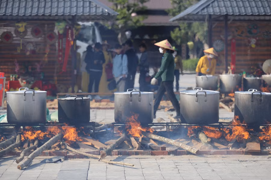 Không chỉ mang nặng tinh thần đoàn kết, "tương thân tương ái", chương trình vạn bánh chưng xanh còn giới thiệu tới du khách trong và ngoài nước về nét văn hóa đặc sắc trong truyền thống đón tết cổ truyền của dân tộc Việt Nam, đặc biệt với thế hệ trẻ và cộng đồng dân tộc, góp phần bảo tồn, gìn giữ, phát huy các giá trị văn hóa truyền thống các dân tộc Việt Nam.