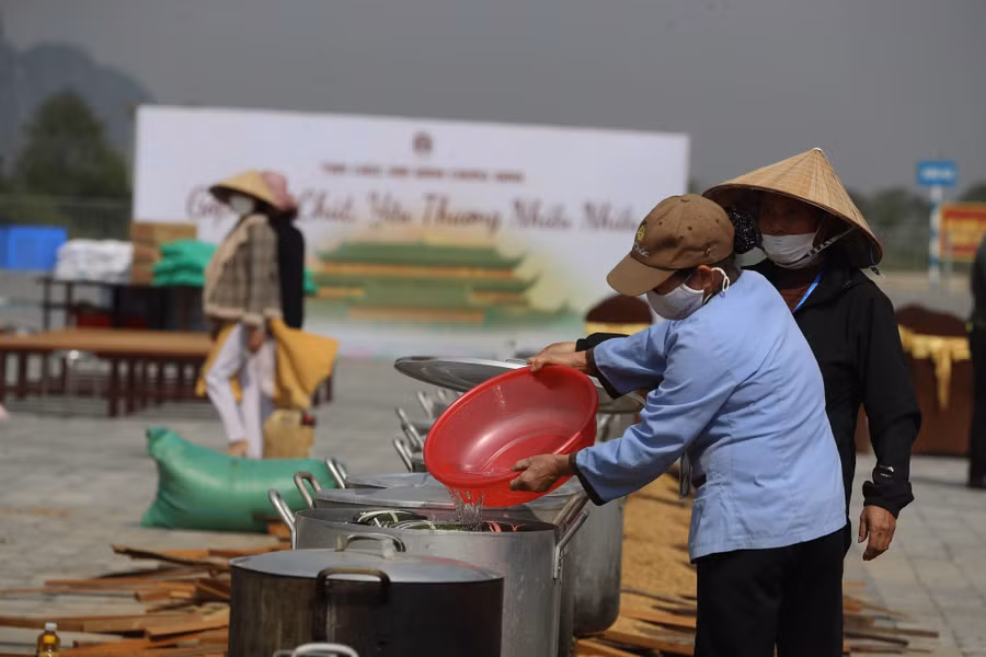 Chương trình “Tam Chúc một vạn bánh chưng xanh 2023” do chùa Tam Chúc phối hợp với Khu du lịch Tam Chúc tổ chức sẽ diễn ra trong 2 ngày 7 và 8/1, tại Chùa Tam Chúc.