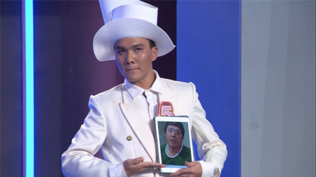 MC Trấn Thành hoảng hốt khi bất ngờ bị khoe ảnh thời MC Tran Thanh hoang hot khi bat ngo bi khoe anh thoi