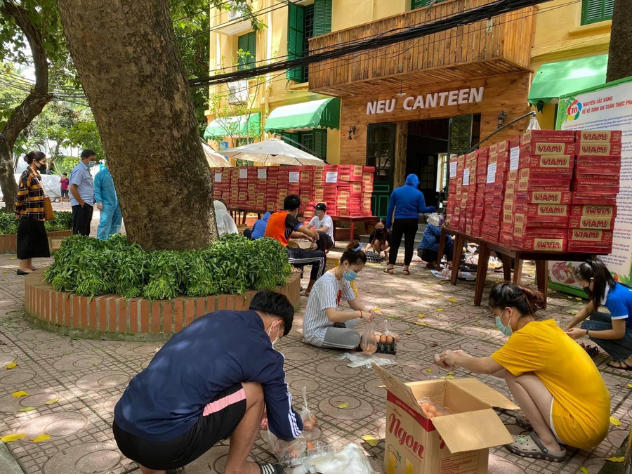 Cùng chung tay để các em – nguồn nhân lực tương lai của đất nước, để thủ đô nói riêng, để cả đất nước Việt Nam nói chung, cùng vượt qua đại dịch, vượt qua giai đoạn khó khăn nhất thời, với một niềm quyết tâm mãnh liệt rằng sẽ “không ai bị bỏ lại phía sau”