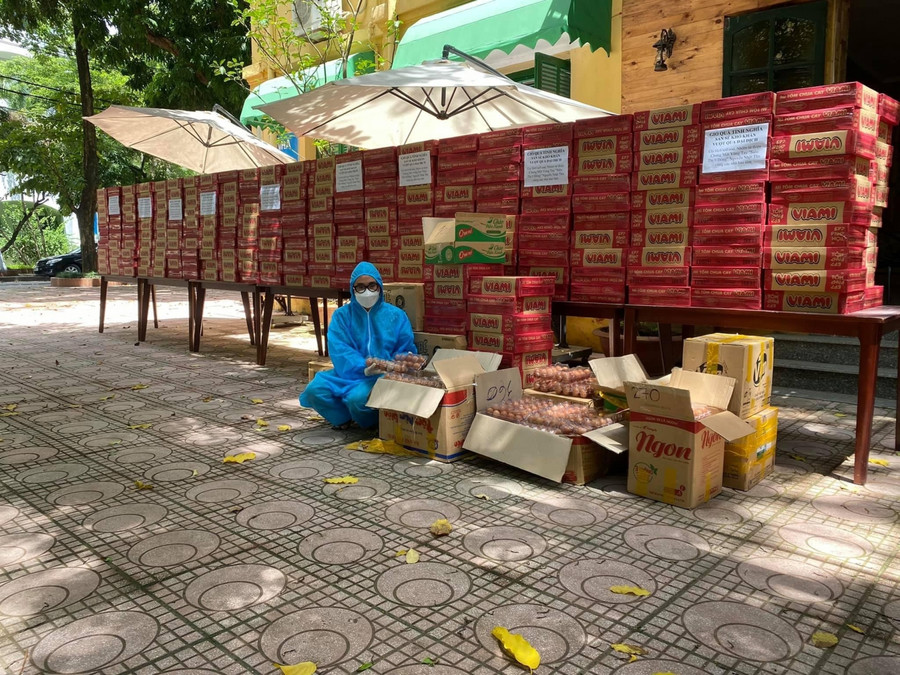 Hàng trăm sinh viên nội trú nhận được hỗ trợ trong những ngày giãn cách ảnh 5