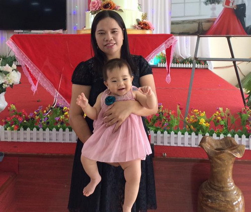 Cô Đào Thị Thu Thủy – cho biết: Sau 25 ngày thông báo trên facebook, cô đã quyên góp được sách giáo khoa, vở viết cho 16/18 trường tiểu học và 3 trường THCS trong toàn huyện Cô Đào Thị Thu Thủy – cho biết: Sau 25 ngày thông báo trên facebook, cô đã quyên góp được sách giáo khoa, vở viết cho 16/18 trường tiểu học và 3 trường THCS trong toàn huyện