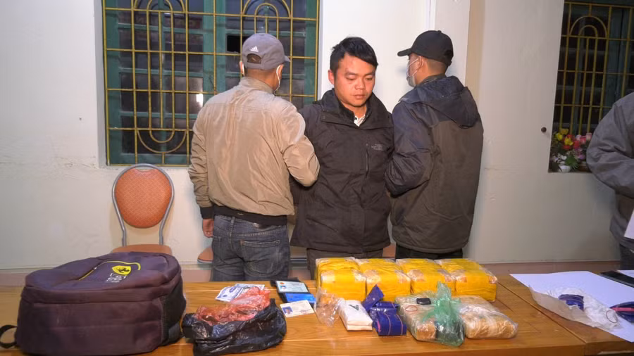 Mùa A Cháng bị bắt giữ cùng tang vật của vụ án