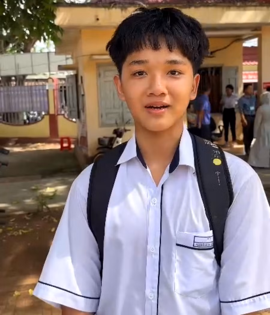 Em Nguyễn Cao Gia Bảo đánh giá đề thi môn Ngữ văn vừa sức. (Ảnh: San)