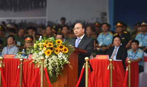 Thủ tướng Nguyễn Xuân Phúc đã đến dự lễ xuất quân và diễn tập phương án bảo vệ Tuần lễ Cấp cao APEC 2017 Thủ tướng Nguyễn Xuân Phúc đã đến dự lễ xuất quân và diễn tập phương án bảo vệ Tuần lễ Cấp cao APEC 2017