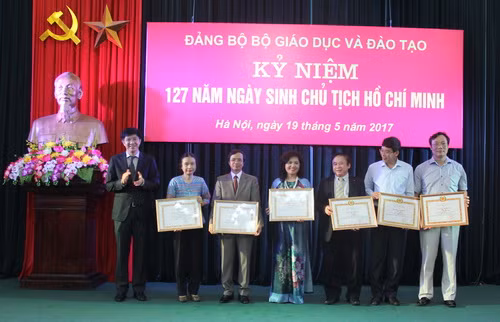 Bộ GD&ĐT kỷ niệm 127 năm ngày sinh Chủ tịch Hồ Chí Minh