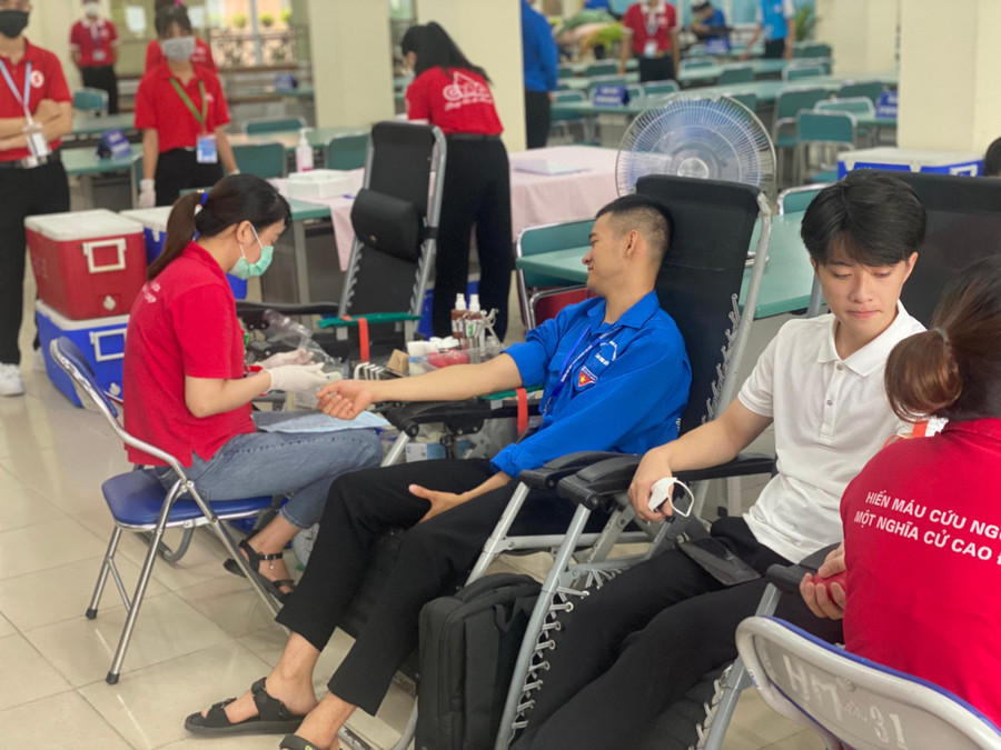 Những hoạt động ý nghĩa trong chương trình thu hút hàng ngàn sinh viên tham gia.